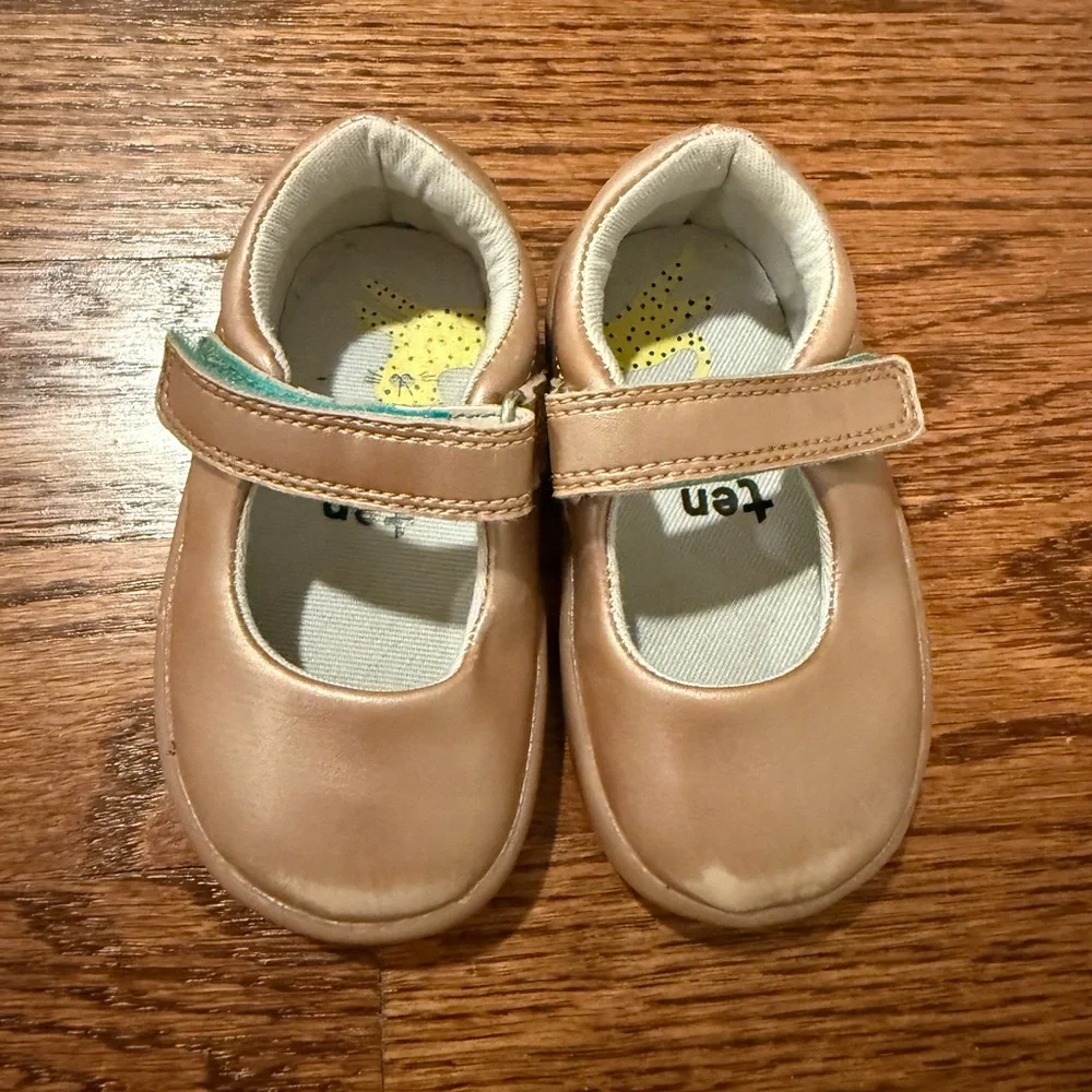 Ten Little Mary Janes Sz 4 - Picture 2 of 11